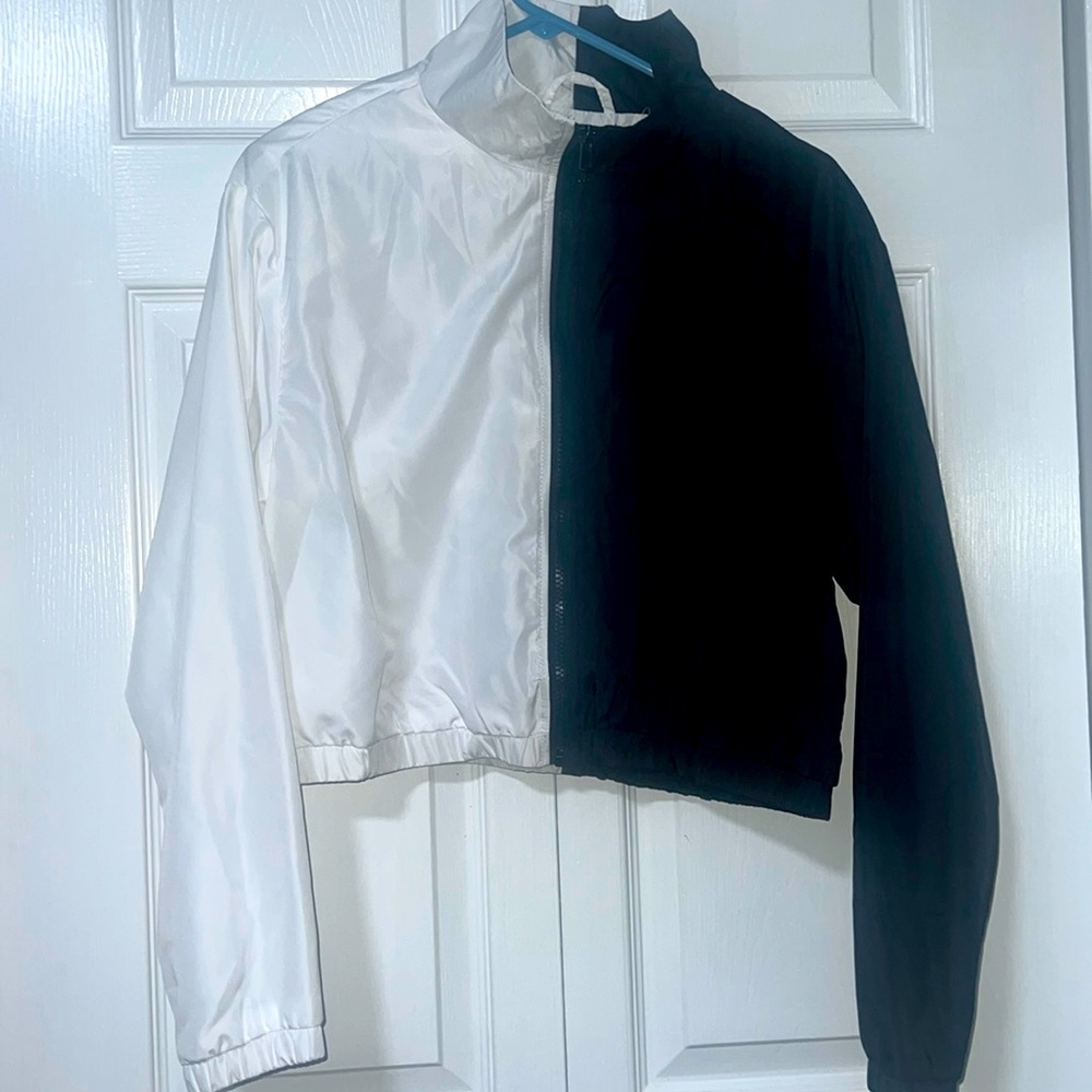 sm- rue 21 split black and white wind breaker